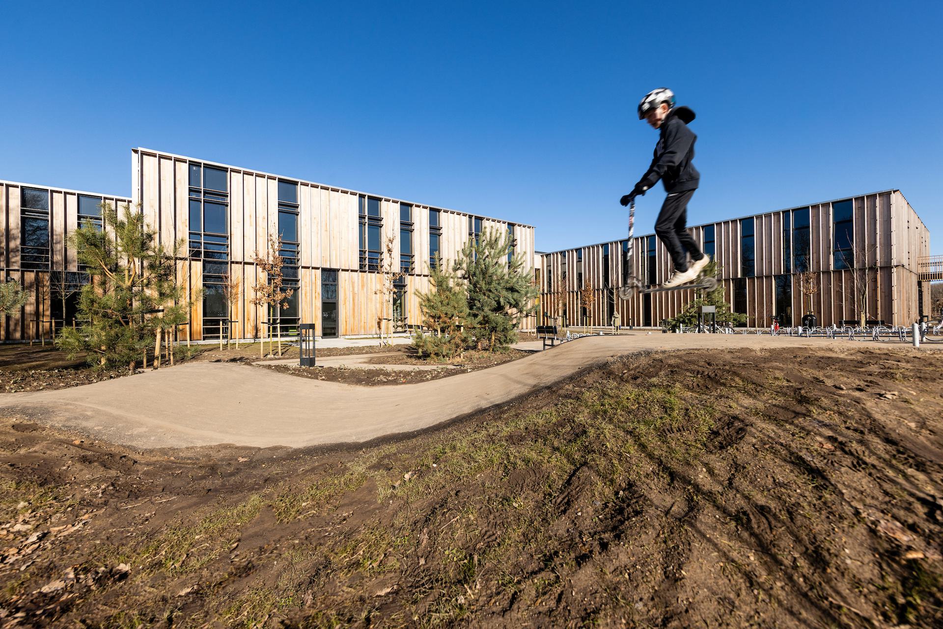 Vraa Skole og Kulturhus i Hjoerring AART