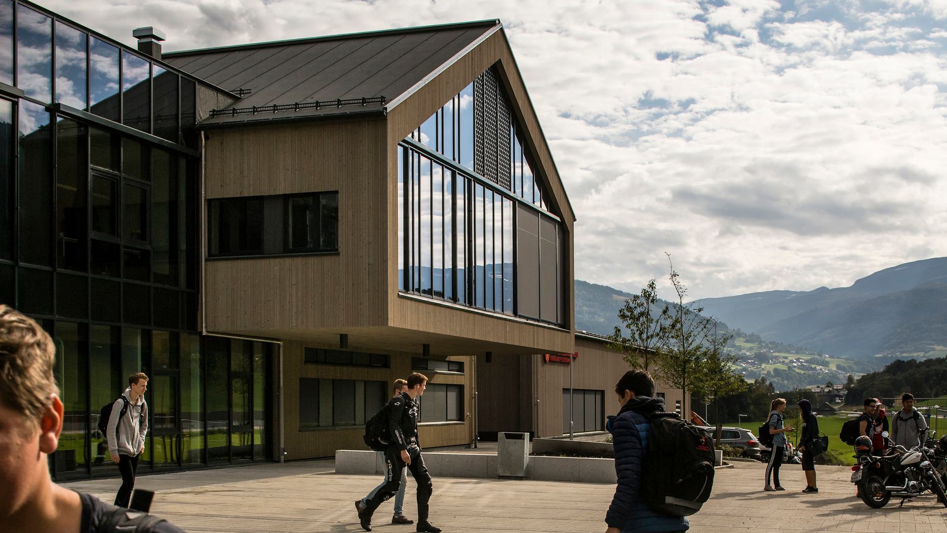 Voss Videregaende Skole Oslo AART 04 web